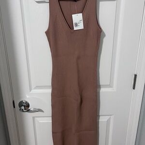Forever 21 Sleeveless Midi Ribbed Knit Dress in Brown